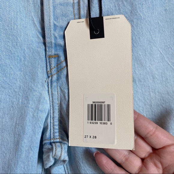 NWT Levi’s 501 Crop Light Wash Jeans - Picture 7 of 8